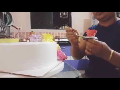 How to put flowers on cake