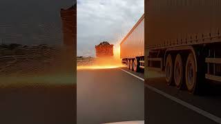 Download lagu Dashcam Captures Shocking Dump Truck vs Cargo Truck Crash on Busy U.S. Highway! mp3 Download lagu Dashcam Captures Shocking Dump Truck vs Cargo Truck Crash on Busy U.S. Highway! mp3