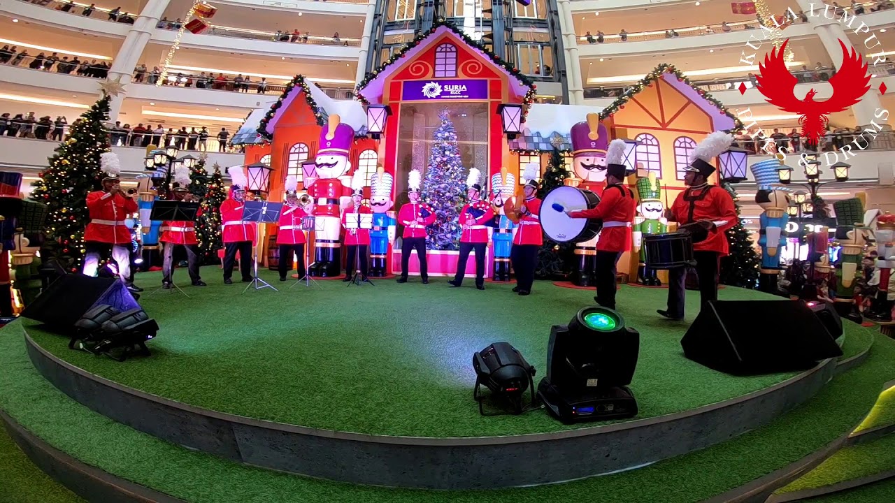 KLPD playing at Suria KLCC on Christmas Day 2018