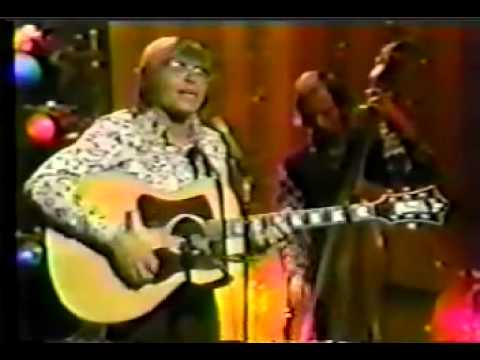 John Denver sings Rocky Mountain High on The Tonight Show, 1972