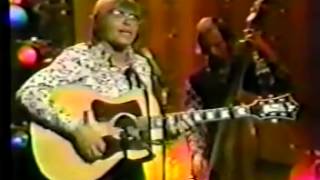 John Denver sings Rocky Mountain High on The Tonight Show, 1972