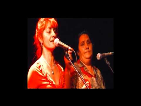 Parno Graszt Jaj de nehéz egy párnára feküdni