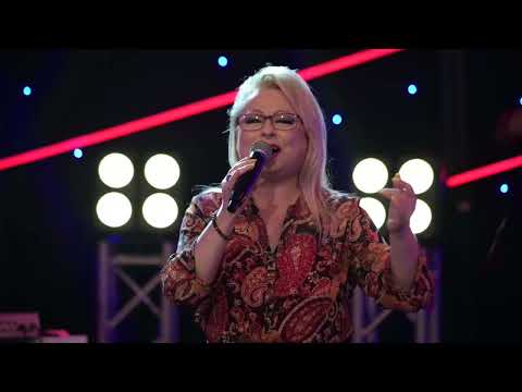 Suzana Spasovska i Grupa Molika - Aj Gjorusice crno oko (Art Studio Production TV Show)