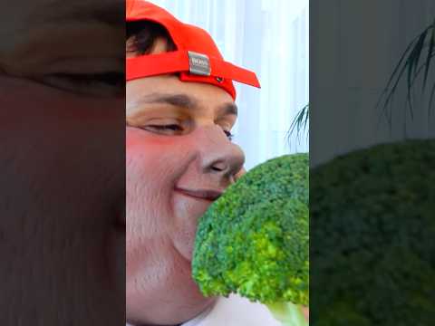 Vlad studiert Papa, um gesundes Essen zu essen