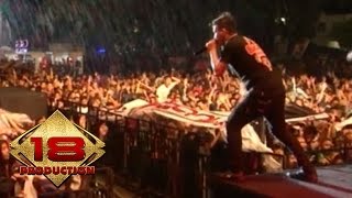 Download lagu Five Minutes - Menunggumu   (Live Konser Sekayu Sumsel) mp3