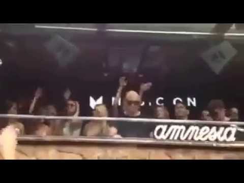 Marco Carola plays "Outway - Groovy Hats" @ MUSIC ON 19.06.2015