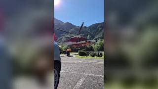 Bergamo, escursionisti rimangono bloccati per il maltempo: l'arrivo dell'elicottero dei vigili de...