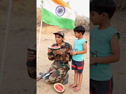 Indian army soldier Help 🇮🇳 फौजी को खिलाया watermelon #shorts #viral #army #watermelon