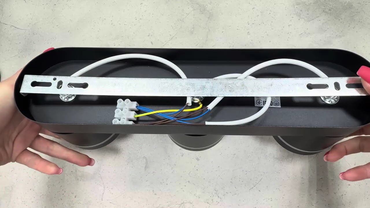 Накладной светильник поворотный спот Ardero ML418-3 черный под лампу 80329