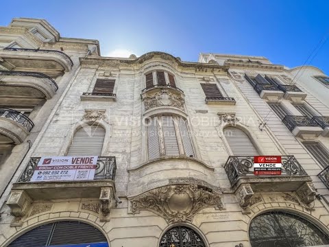 Venta de Palacete: Mansión señorial de 1913 de 690 m2 interiores y 224 de terrazas; 4 plantas, una reciclada inmaculada de gran nivel, completamente Amueblada. Ciudad Vieja. Inversión: U$ 400.000 dólares