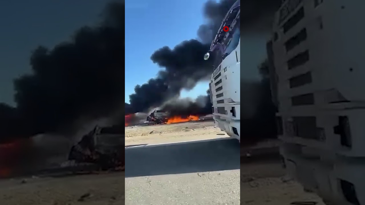 فيديو | مصرع وإصابة عدد من الأشخاص جراء حادث سير مروع تسبب باحتراق بعض السيارات في الأنبار