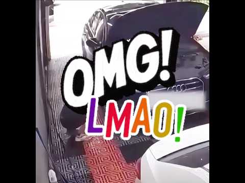 🤣Whoa! That's crazy hilarious—she opened the back compartment.😁😂🤣#comedy #laugh #funny #shorts
