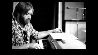 The Black Keys - Too Afraid To Love You [Lyrics]