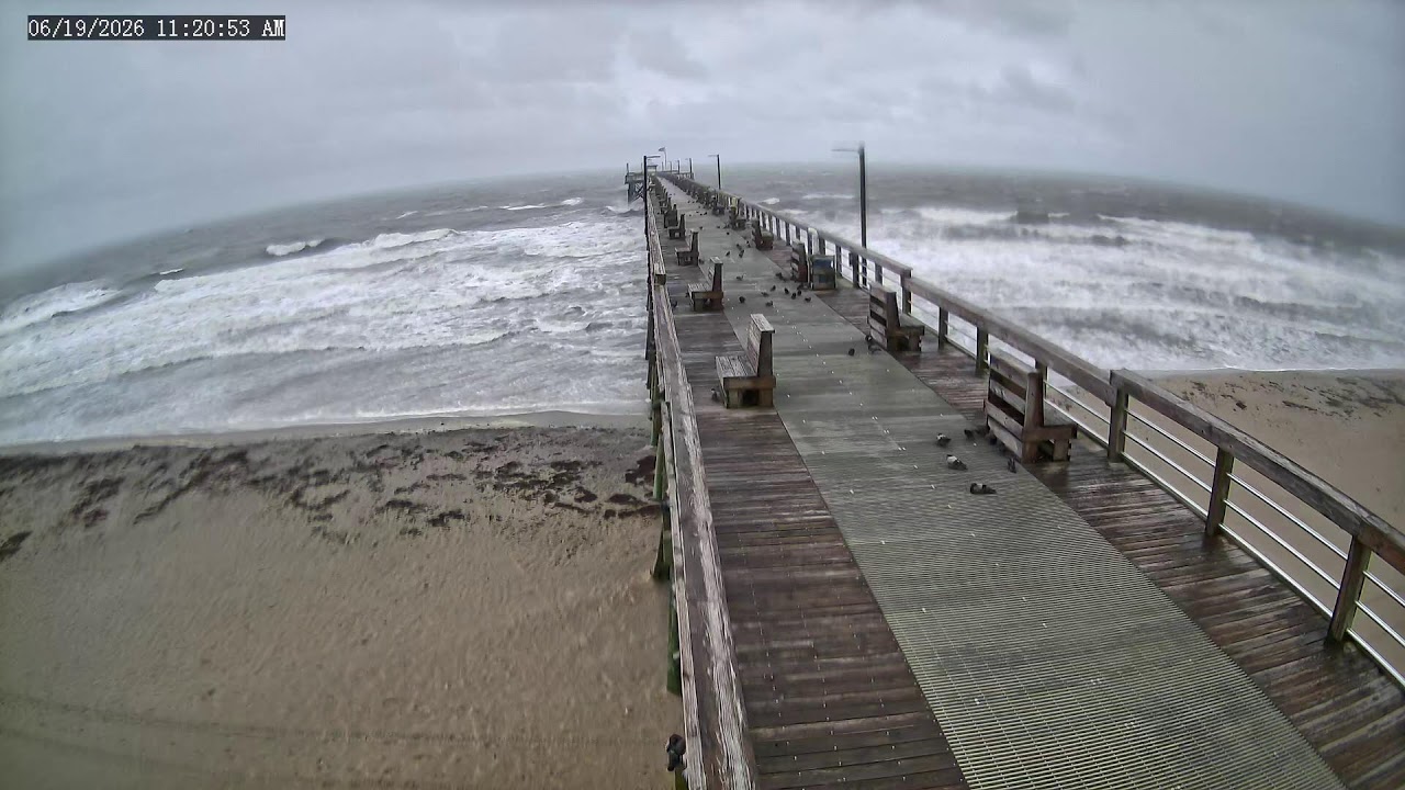 Live webcam view of Oak Island Fishing Pier & Beach