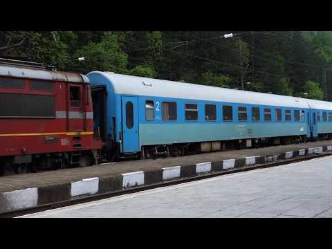Train arrives in Lakatnik