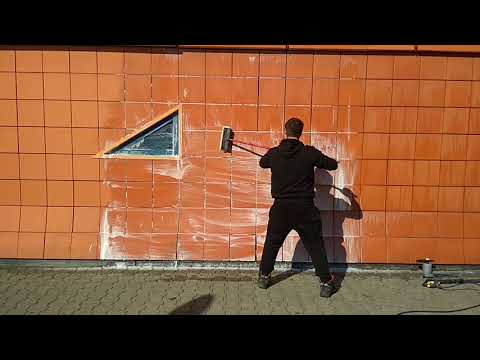 cleaning the facade - demonstration of procedure / čištění fasády - ukázka postupu