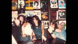 VOIVOD - BURIED ALIVE (VENOM COVER) / SUCK YOUR BONE (DEMO)