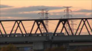 preview picture of video '2011.12.4 茨城県守谷市利根川堤より望む夕景富士とつくばエクスプレス'