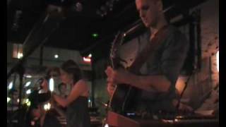 Milow - Darkness Ahead And Behind, Live at Lilla Hotellbaren, Stockholm 6(12)