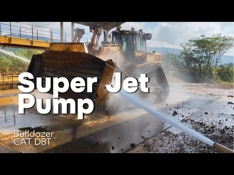 An extraordinary wash. Washing the CAT D8T bulldozer heavy equipment.