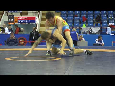 1/4 GR - 67 kg: D. KALENOV (KAZ) v. F. BJERREHUUS (DEN)