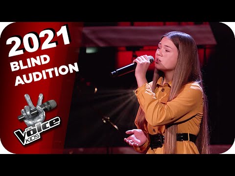 Disney's "Frozen II" - Into The Unknown (Emily) | The Voice Kids 2021 | Blind Auditions