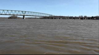 preview picture of video 'Ohio River at Marietta During March 2011 Flood'