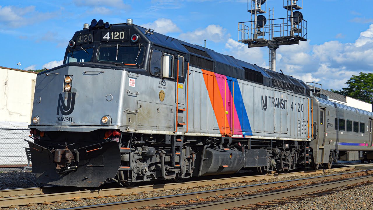 4120 departs Ramsey on train 1117!