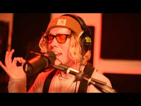 raw acoustic one take cover of Never Too Late so everyone will stop commenting about "auto tune"