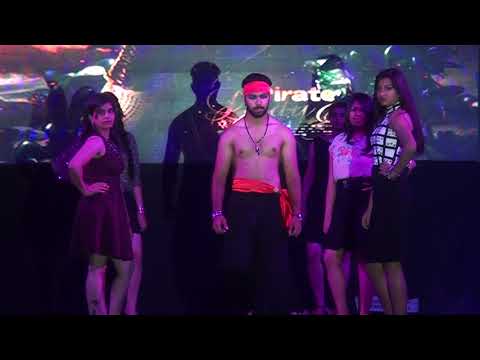 Glitterati - Party With The Pirates