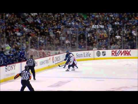 Canucks vs Capitals Lapierre Goal 7-4  10/29/2011