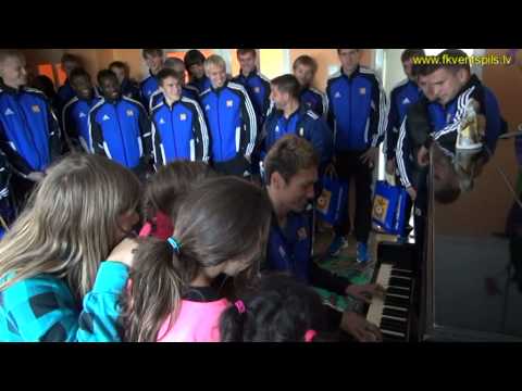 20.09.12 FK Ventspils vesojās bērnu namā "SELGA"