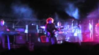 14.The Cure - Us Or Them (Live Napoli, 20 giugno 2004).wmv