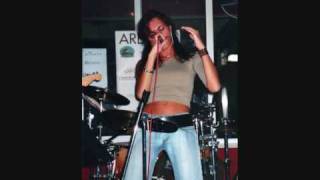 Beatrice Bucci - Time is a jailer (Anouk)