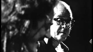Vinicius de Moraes (Canal Oficial)_&quot;a felicidade&quot; com Toquinho.