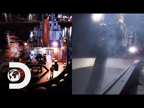 重鐵貨物有可能損壞和沉沒740英尺長的船!| 堅固的船舶 (Heavy Iron Cargo Risks Damaging & Sinking 740 Ft Long Ship! | Mighty Ships)