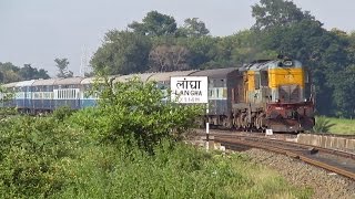 preview picture of video 'Bhopal - Jabalpur Intercity crossing Langha bridge at 110KMPH!!'
