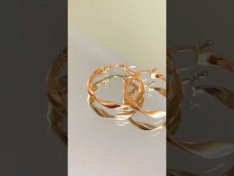 Sua beleza única fala através da linguagem das joias. #jewelryobsessed #goldjewellery #earrings