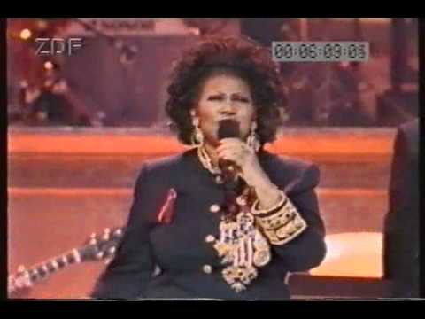 Aretha Franklin featuring Elton John Smokey Robinson and Rod Stewart - Chain of Fools