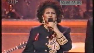 Aretha Franklin featuring Elton John Smokey Robinson and Rod Stewart - Chain of Fools