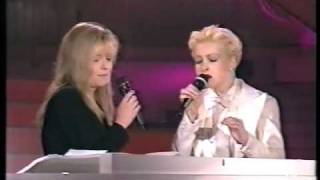 Cyndi Lauper + France Gall Learn to live alone Live &#39;93