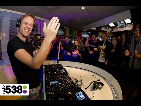 Armin van Buuren met A State of Trance LIVE