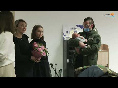 Mały Franio z Huty w gminie Suwałki otrzymał wyprawkę od wójta Mały Franio z Huty w gminie Suwałki otrzymał wyprawkę od wójta