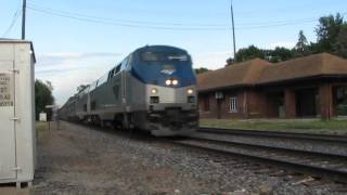 preview picture of video 'Amtrak with two private cars at Fairfield, Iowa'