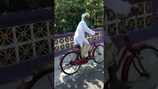 Download lagu Momen lucu ketika minta kata kata ke nenek nenek yang gampang emosi ‼️‼️#lucu #bikinngakak #shorts mp3