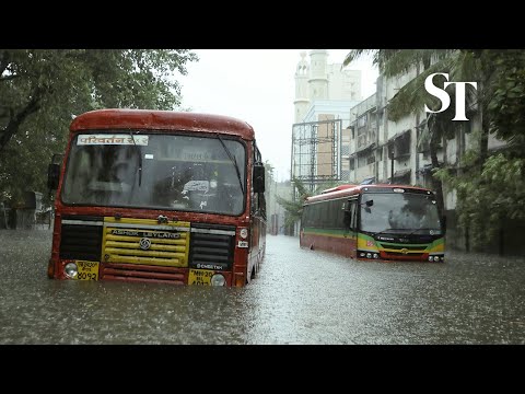 Cyclone Tauktae hits Mumbai with torrential rain (May 2021)