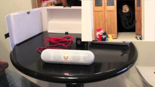 Video thumbnail for Beats Pill Review (White Edition) by onourshelf