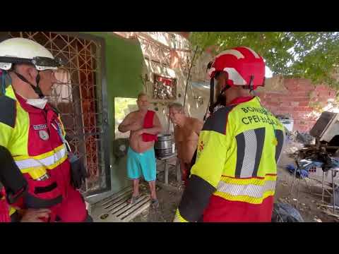 LOS VENEZOLANOS AGRADECEN SU AYUDA A LOS BOMBEROS DEL CPEI DE LA DIPUTACIÓN DE BADAJOZ