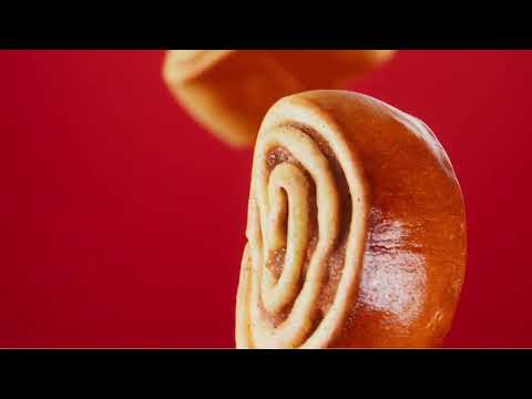Voiceovers YouTube video thumbnail - GIFFLAR cinnamon rolls