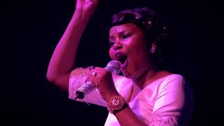 Pretty Mhlongo: Ntate ke mang